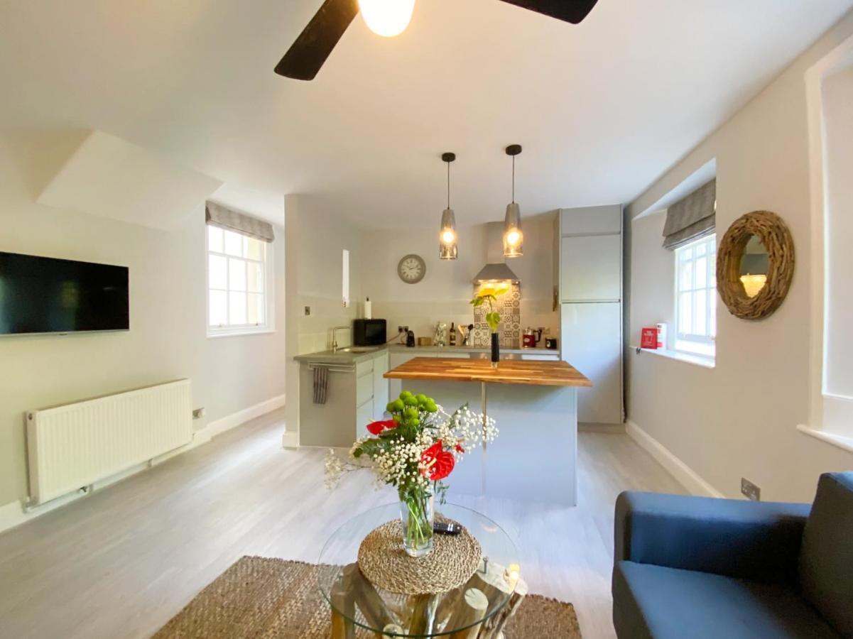 Meadfoot Bay Apartment At Hesketh Crescent Торки Екстериор снимка