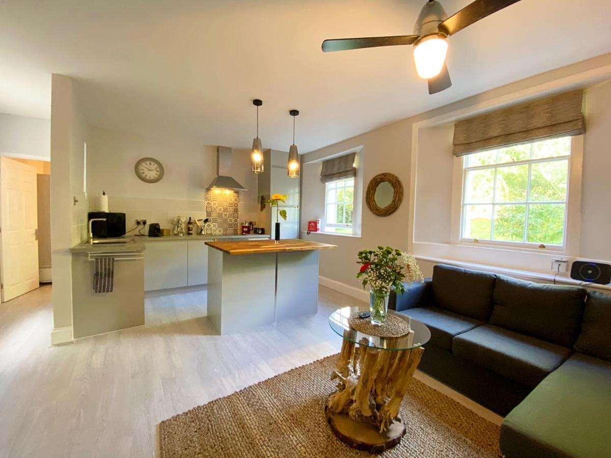 Meadfoot Bay Apartment At Hesketh Crescent Торки Екстериор снимка