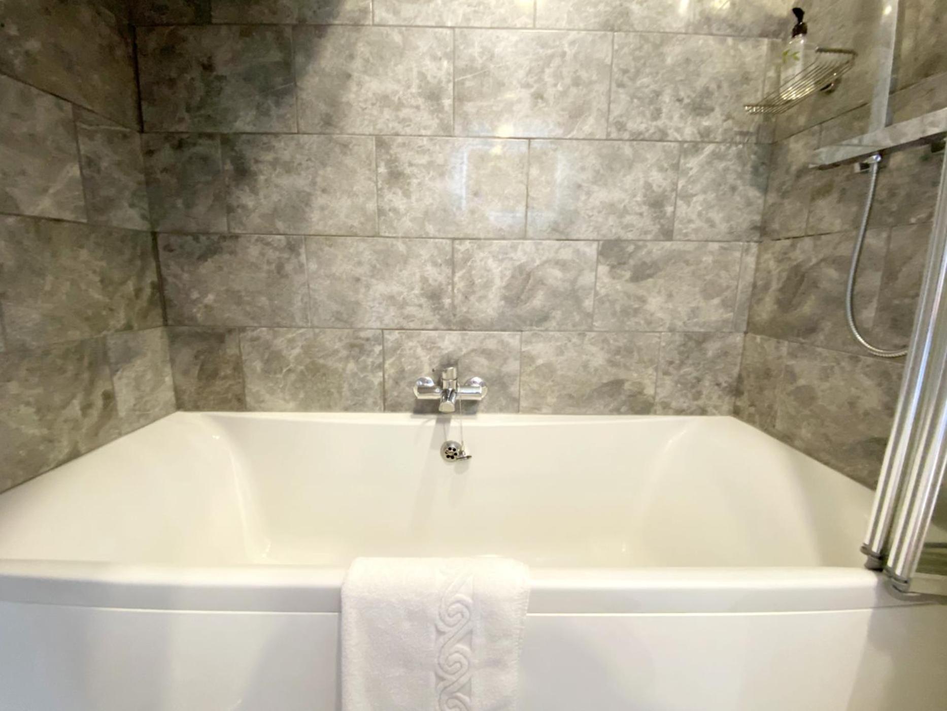 Meadfoot Bay Apartment At Hesketh Crescent Торки Екстериор снимка